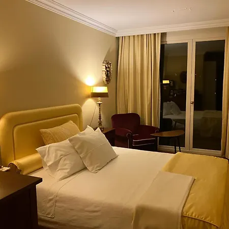 Villa Spacious With Private Pool In Esposende