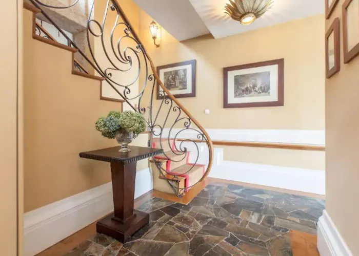 Spacious With Private Pool In Esposende *