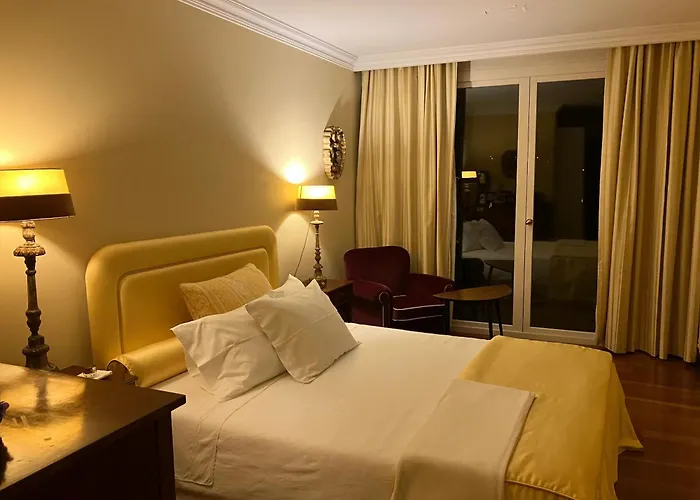 Villa Spacious With Private Pool In Esposende