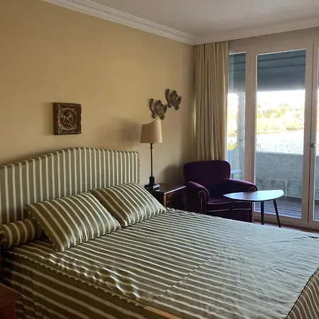 Villa Spacious With Private Pool In *