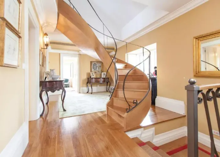 Spacious With Private Pool In *