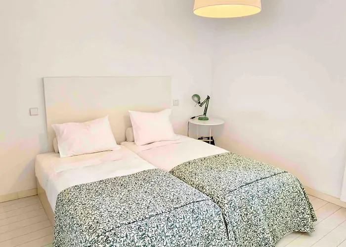 Willa Spacious With Private Pool In Esposende Esposende